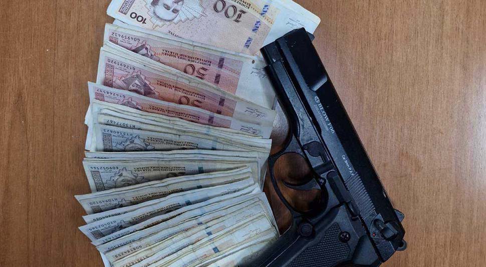 pistolj novac.jpg